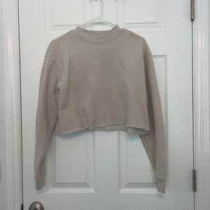 Aritzia TNA cropped crewneck